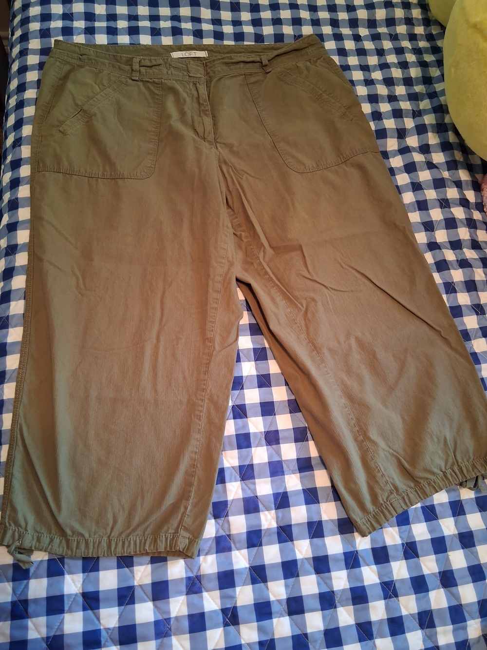 LOFT Olive Green Utility Capris